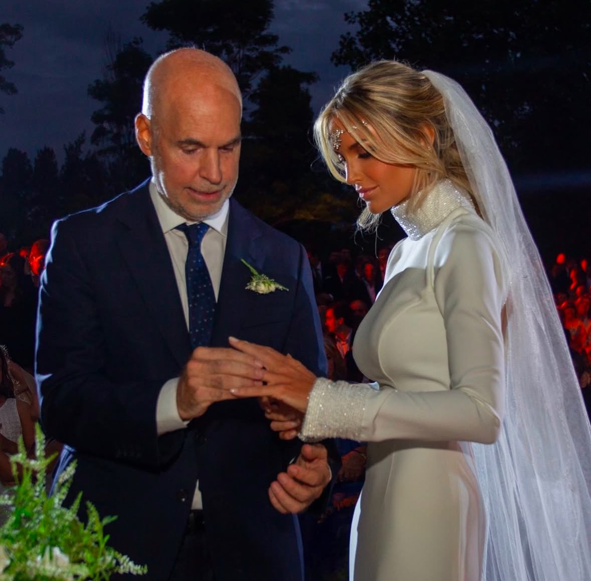 therealbuni's tweet photo. Larreta hizo la boda interestelar 
El primer casamiento entre una humana y un ente de Alfa Centauri 
Ahora ella fertilizara los huevos y el los parira en 23 meses jsjs https://t.co/pjBr82qLG1
