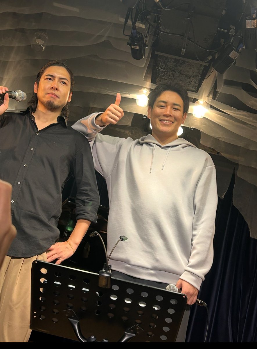 pmpmpmtk's tweet photo. 念願の『竜徹酒場』デビュー。
最高な2days。
ありがとうございました。
次回も楽しみﾃﾞｽ♡

 #竜徹酒場
 #竜徹日記
 #木村竜蔵 さん
 #木村徹二 さん
 #LOET HEAVEN
 #LIVE HOUSEって
 #やっぱり好きやな https://t.co/8EWxHMbkml