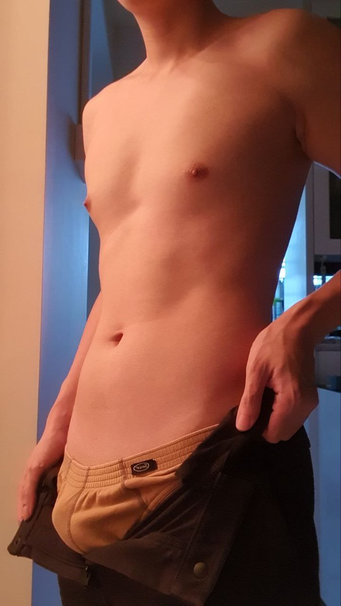 NudeyKat's tweet photo. https://t.co/nkG7HKYEPF