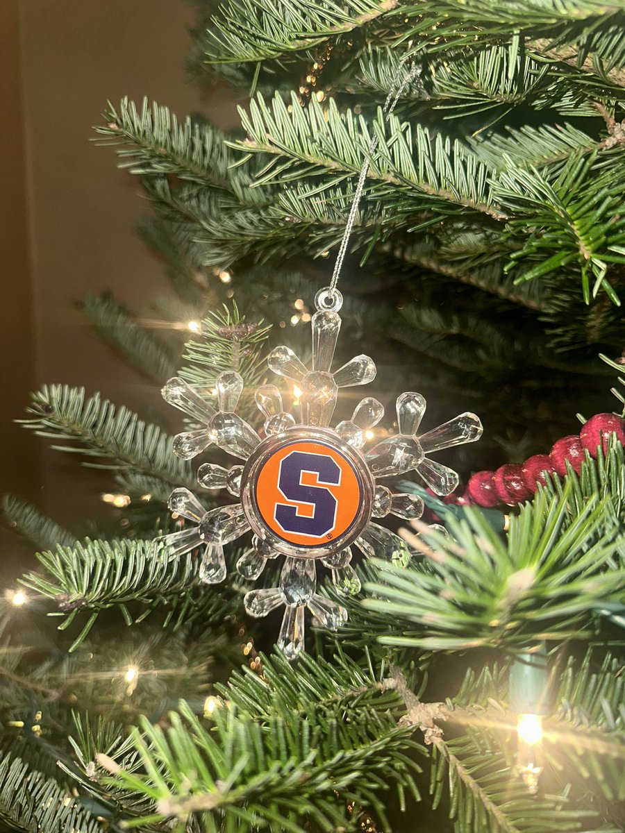 Perfect timing to hang my <a href="/SyracuseU/">Syracuse University</a> ornament! 🍊🏈 #GoOrange