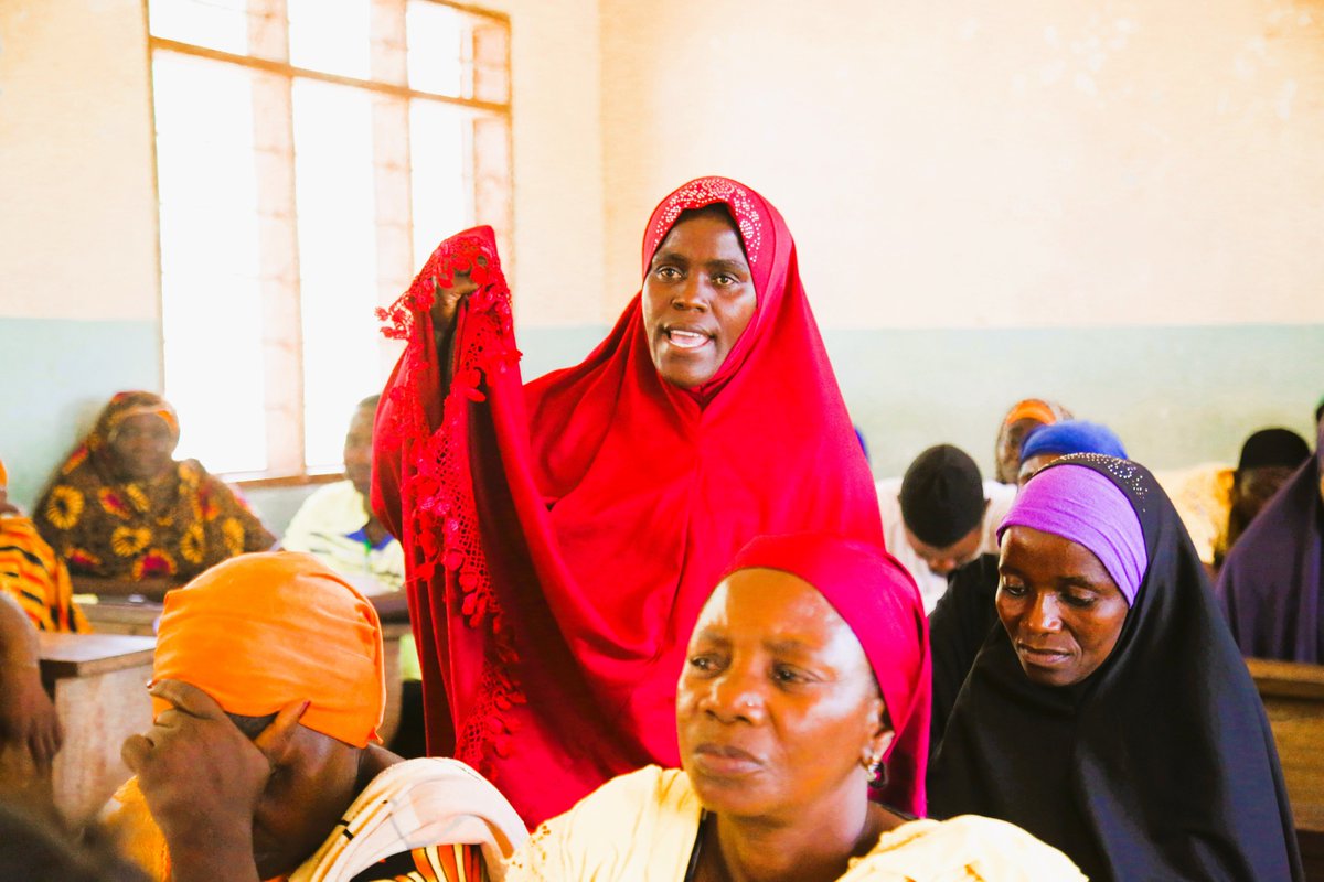 Meetings of rural women from Tomondo ward, Morogoro District in Morogoro region, discussing issues affecting them in agroecological markets and value chain.
#RWCCProject <a href="/CanadaDev/">Development Canada</a>