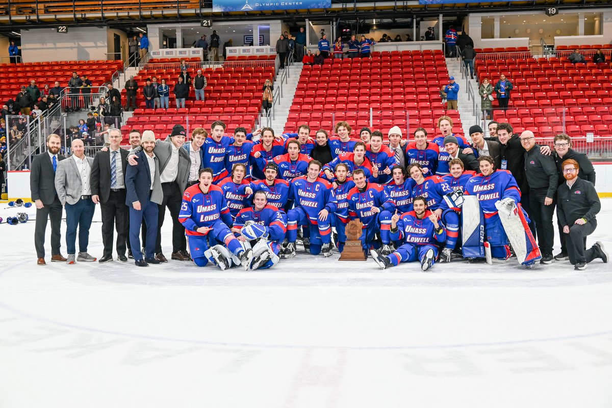 No miracle needed😏

THE RIVER HAWKS ARE YOUR ADIRONDACK WINTER INVITATIONAL CHAMPIONS🥇

#UnitedInBlue | #HockeyEast