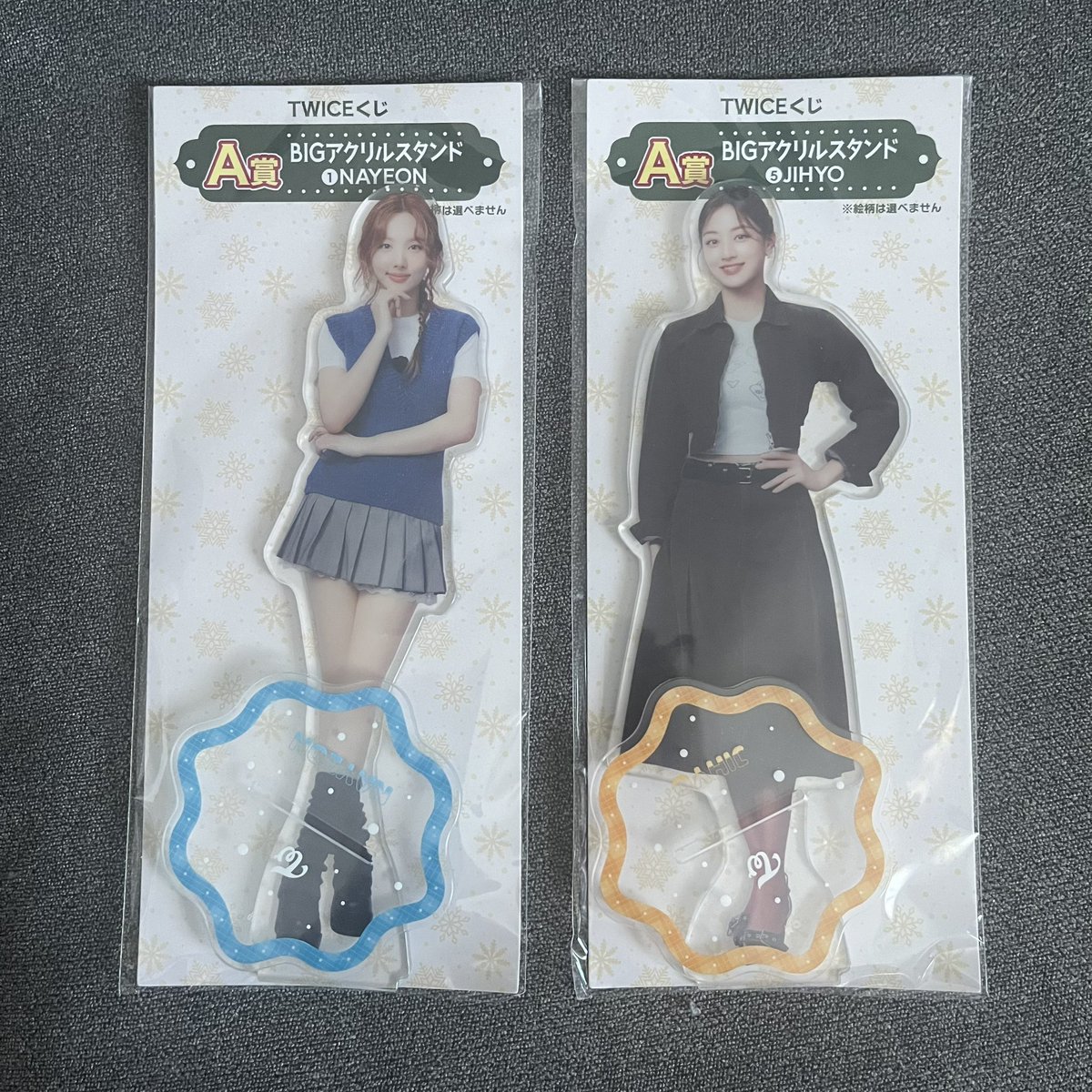 ett____182's tweet photo. 【交換】TWICE 1番くじ ファミマ

譲❁⃘A賞 ナヨン/ジヒョ
       C賞 ミナ/ダヒョン/ジヒョ
       D賞 ダヒョン/チェヨン2
       E賞 ジヒョ

求❁⃘A賞 サナ＞ツウィ
       C賞 モモ＞ツウィ＞サナ
       D賞 モモ＞ツウィ＞サナ＞ミナ
       E賞 モモ＞ツウィ

📮郵送でのお取引希望 ▸︎▹︎ https://t.co/BXz1leIcuW