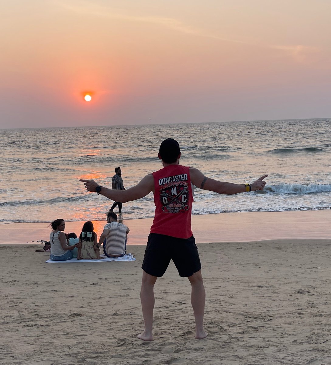 It starts today! The #3for31 challenge by <a href="/RobinNYC/">Robin Arzón</a> &amp; <a href="/SwaggerSociety/">Swagger Society</a> also the #red #runeverydaydecember challenge and the 1 hour every day of December challenge <a href="/VinnetteP/">Vinnette Powell</a> has pulled me into! It’s gonna be a crazy month of #fitness #fit #exercise 🤪🤪