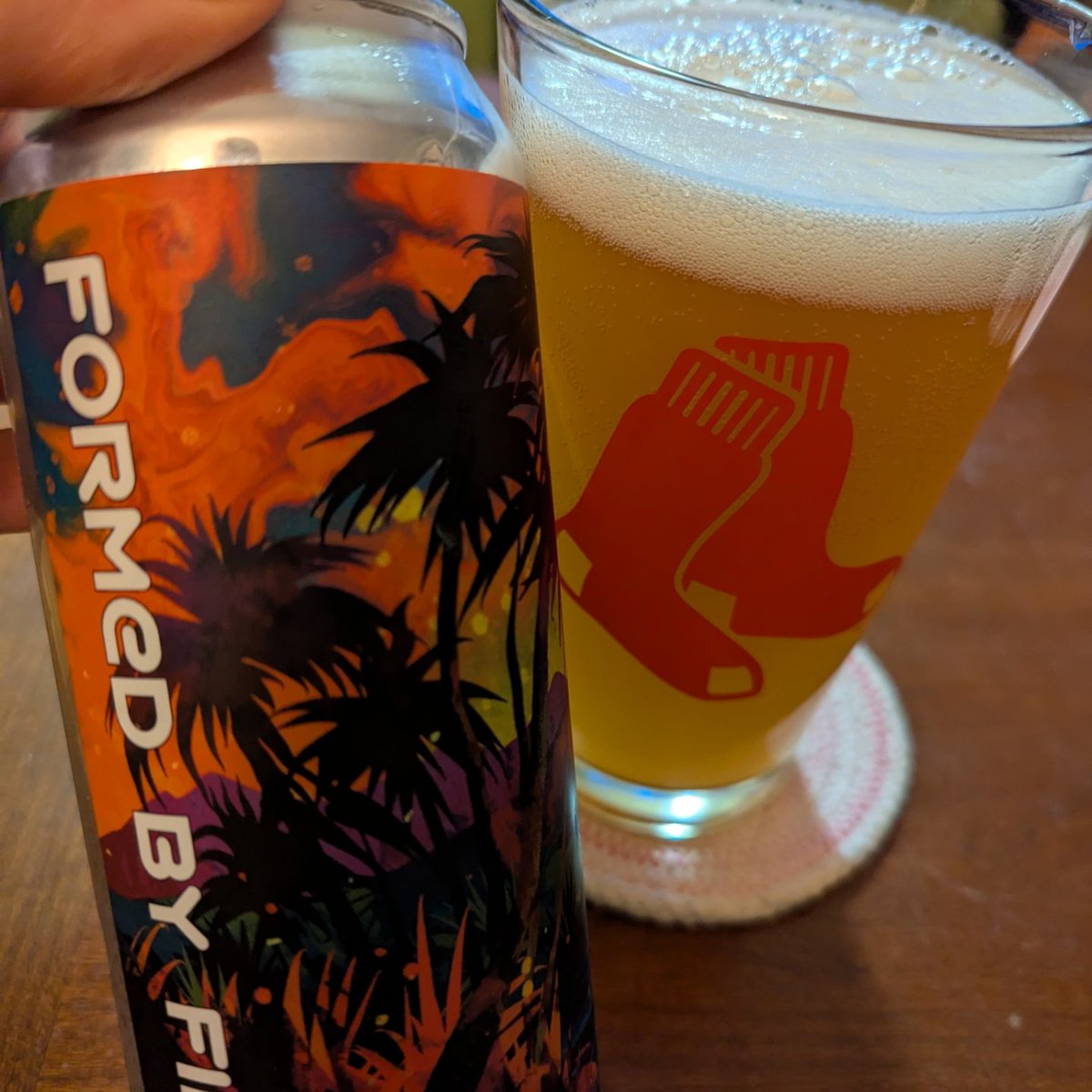 ASFreed's tweet image. Great beer.

#CraftBeer #CraftCans #ProperGlassware #LunaApproved  @badhopper @ManvsAle @RealBMaxwell @madrivertoaster @juggbigt @Just4BeerLovers @david_fuz @timmytckr @JonMontag @MartynMcIntosh @lMinglewoodl @SMem1971 @cellmavin @Fiocho @JohanBBT @amethyst_heels
