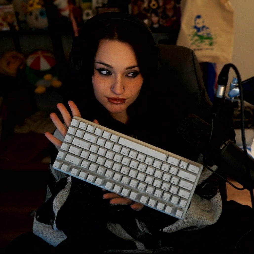 IM LIVE! finally playing the new life is strange with <a href="/Alienware/">ALIENWARE</a> pro line

twitch.tv/nihachu