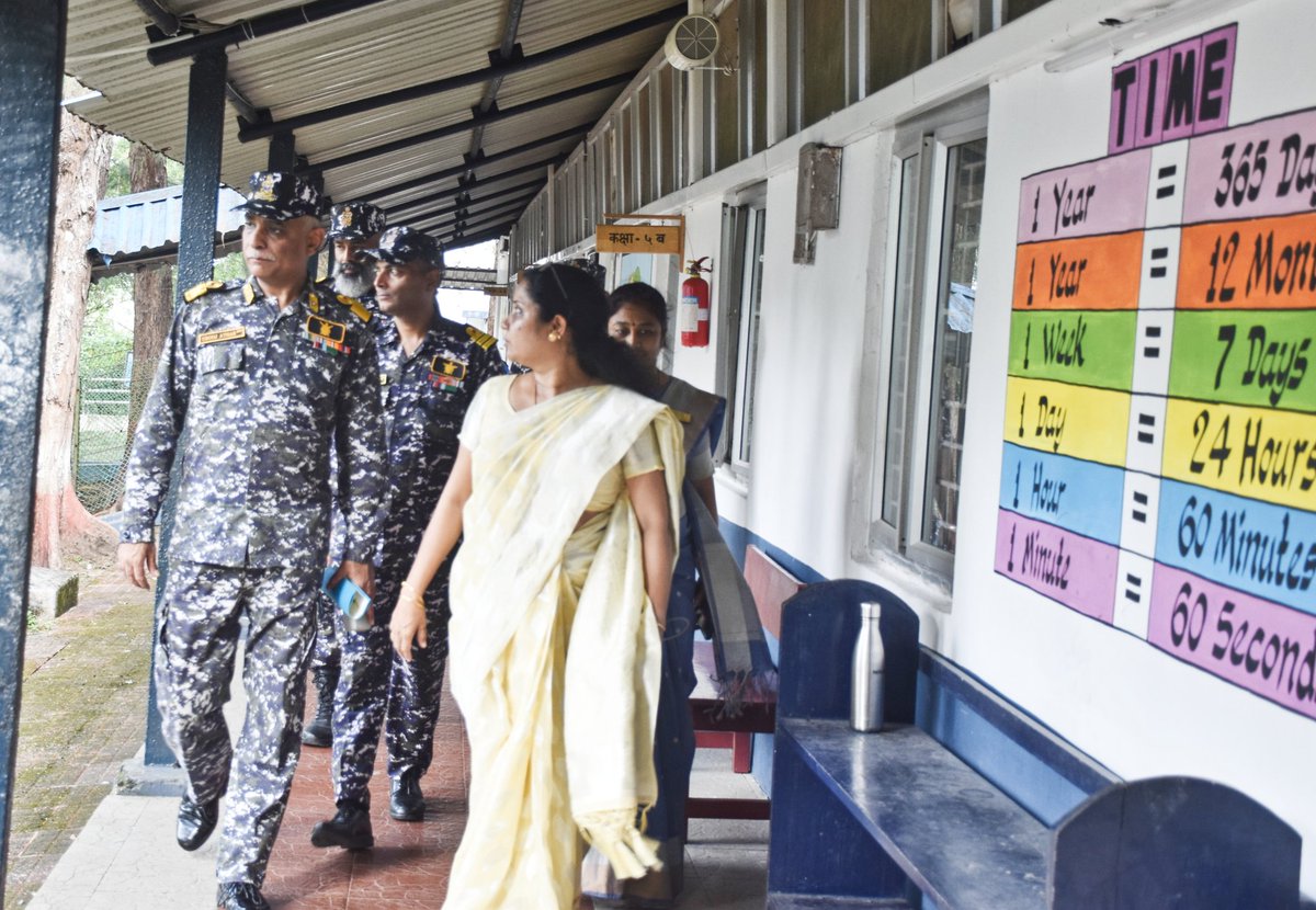 IN_NESNavy's tweet photo. Cmde SM Urooj Athar, Cmde(Naval Edn) and Vice Chairperson #NES conducted a review of #NavalSchools at @AN_Command. He commended the School Managements and staff of @IN_NCSPortBlair and #NKGs #VijayBaugh &amp; #MinnieBay for their unwavering dedication to delivering #QualityEducation. https://t.co/G3n8hun4Ci