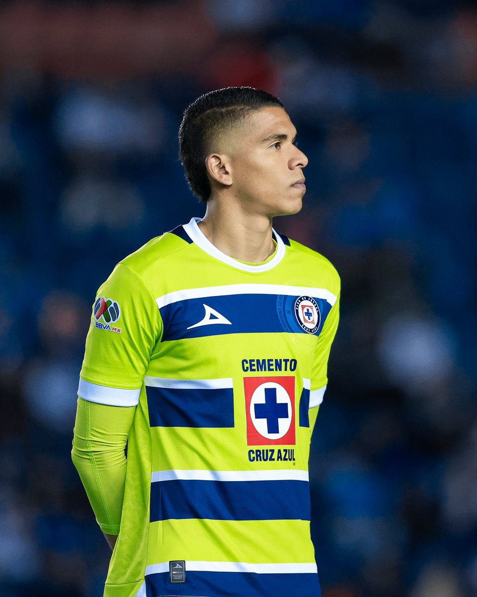 Leonlec's tweet photo. Esta noche muchos le van a agradecer en sus plegarias antes de dormir.

Cruz Azul no estaría en Semifinales si no fuera por Kevin Mier 🧤 https://t.co/vt6PSu8b7i