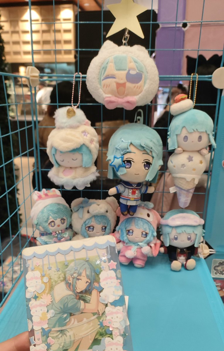 mechaidol's tweet photo. anyone fw HAJIM3's christmas tree https://t.co/Cpd2BS3bbM