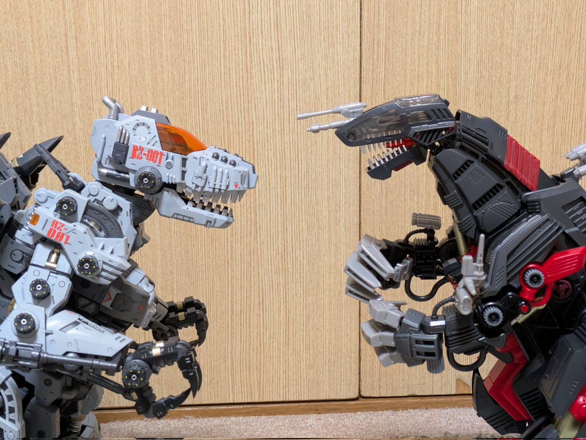 やってみたかった事。 HMMゴジュラスとの大きさ比較 デスザウラーは