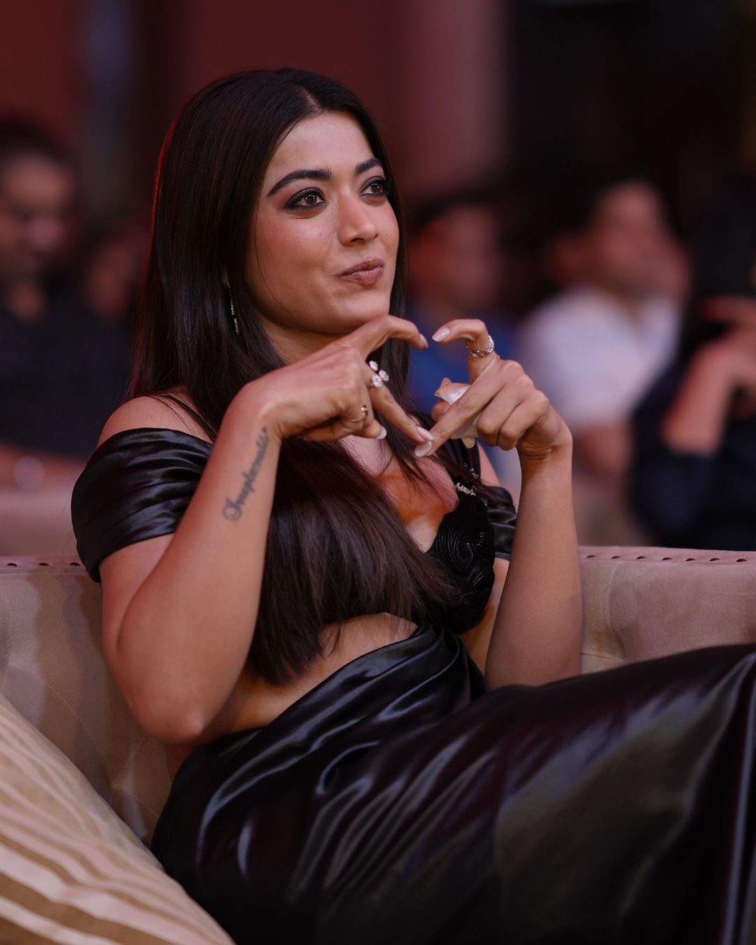 Gdrv_3qWoAEjwi4?format=jpg&name=large