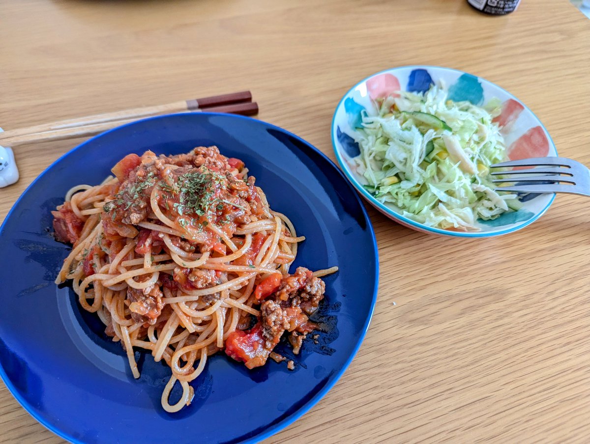 masahisa_o's tweet photo. ミートソーススパゲティ
グリーンサラダ https://t.co/QS0eOY9yKH