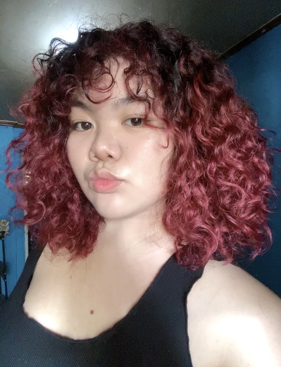 lessoflyn's tweet photo. say hi to red head lyn https://t.co/EkwtGETl3I
