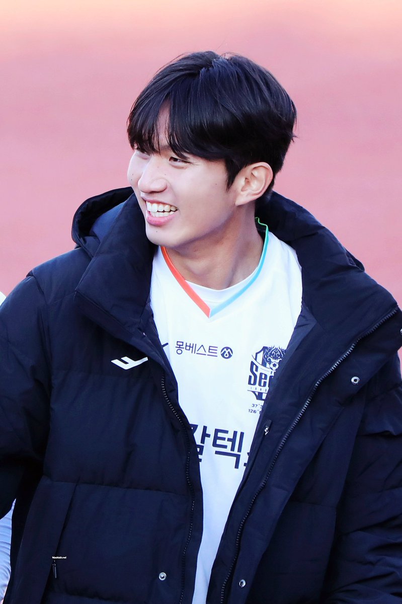 벌써 12월....🥹
예쁜 성훈이 보시고 즐거운 12월 되시길...🖤❤️