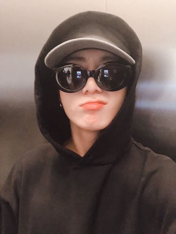 #kooktaeau        Sr. Kim

Dónde a Jungkook le gusta el padre de su mejor amigo, Kim Taehyung