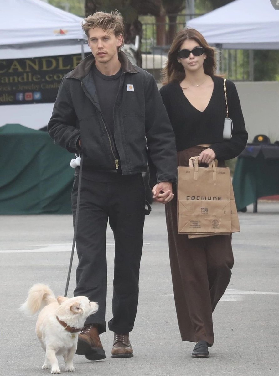 카이아 오스틴 커플 아웃핏 느낌 좋다 ... 🥿