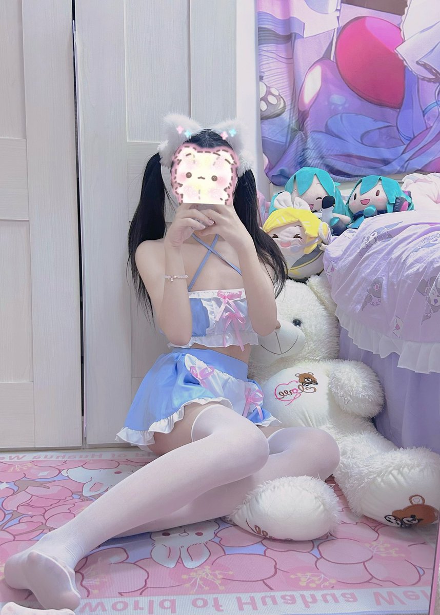 福利姬兔兔小奶樱分享的黄推图片2 - 网红私拍内容