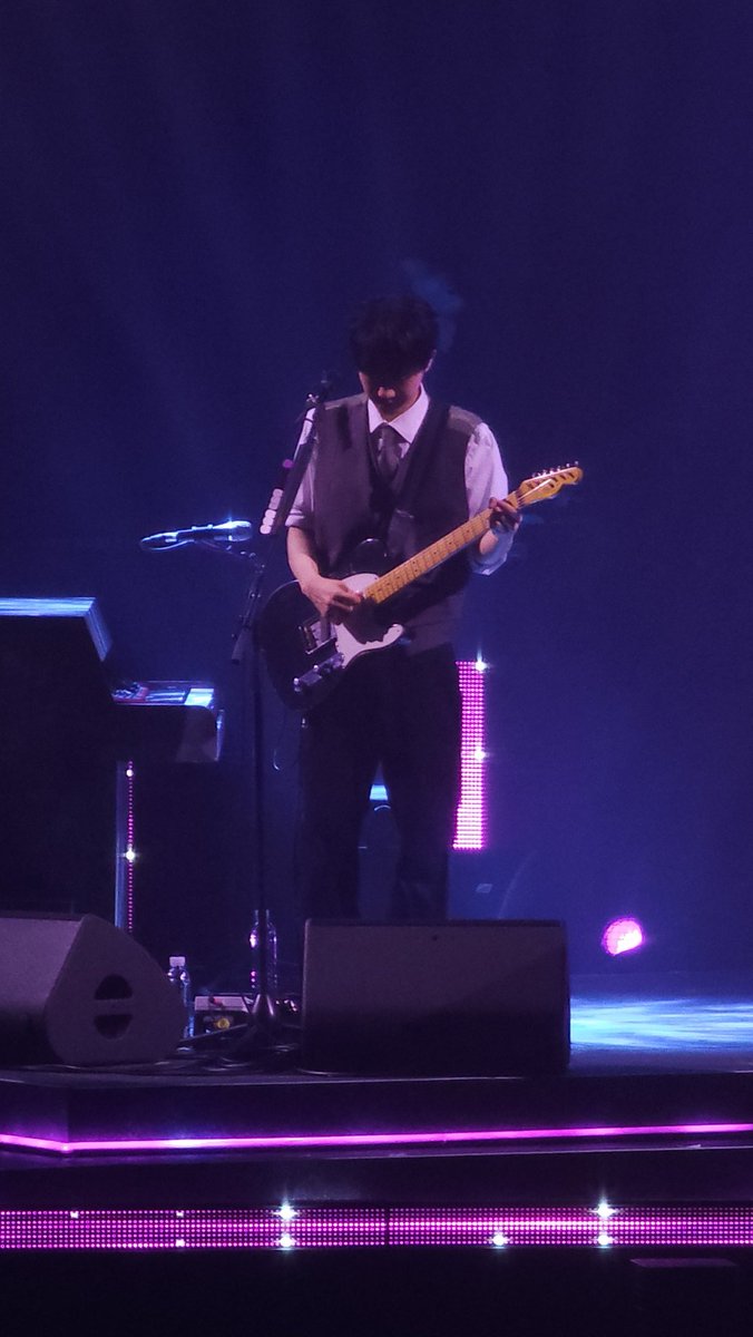 데려가 줘 .. 왜이렇게 멋있지 진짜 🫂🤦🏻‍♀️