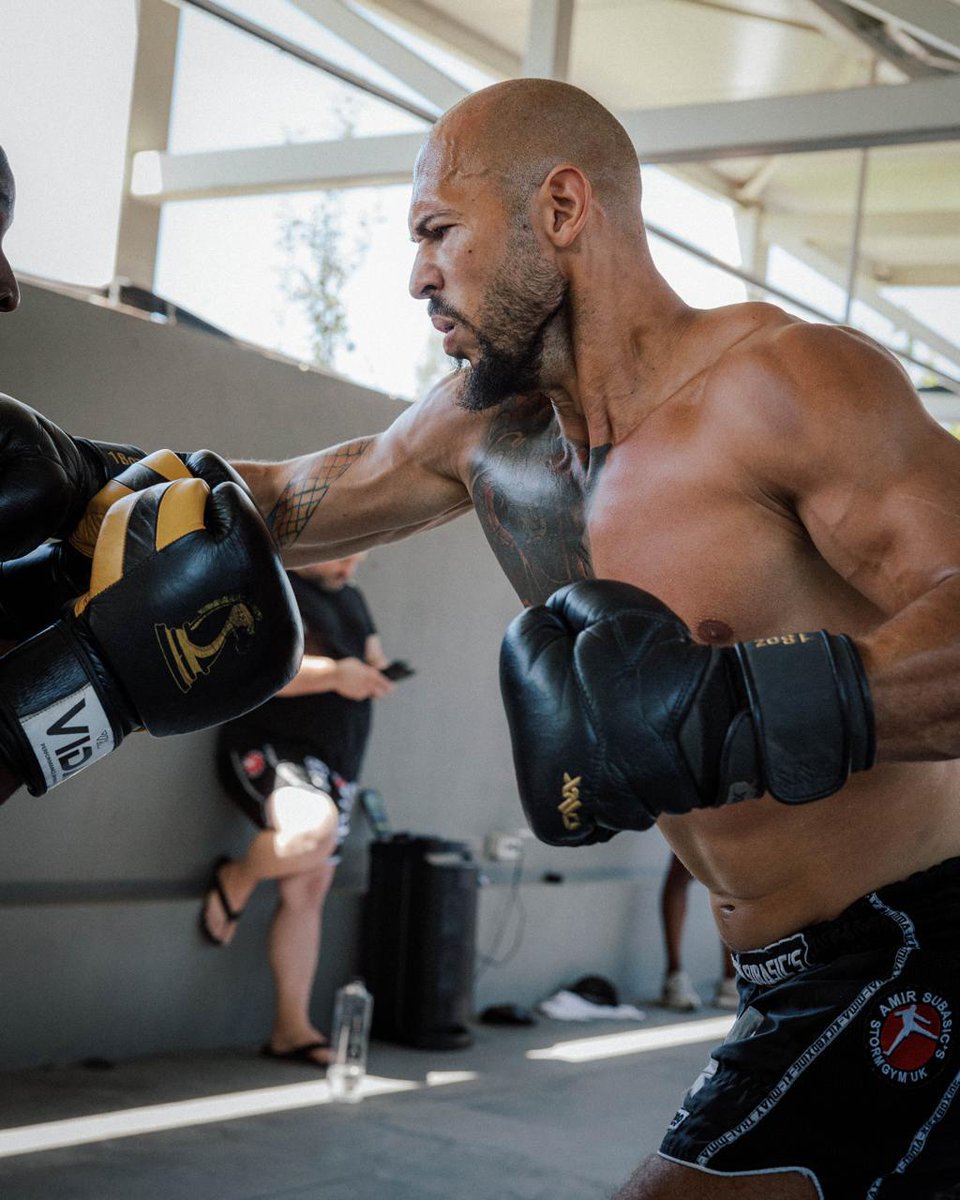 Cobratate's tweet photo. Fighting is exceptional for male mental health. https://t.co/r8RzYNI0BM
