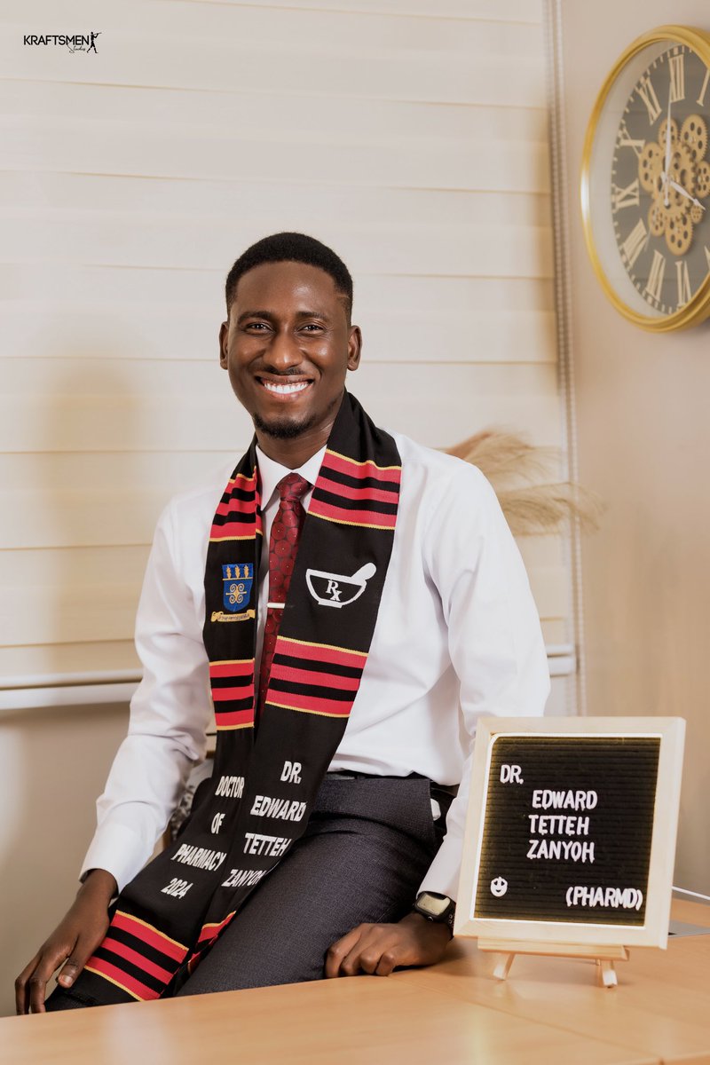 UGPSAlegon's tweet image. Exciting to present the newest Pharmacists in town 🎓💊

From late nights studying hard to proudly owning the RX 🎉🥳🥳😊

RX24, reply with your photos and let's liven up the TL 🥳🔥😍🤩