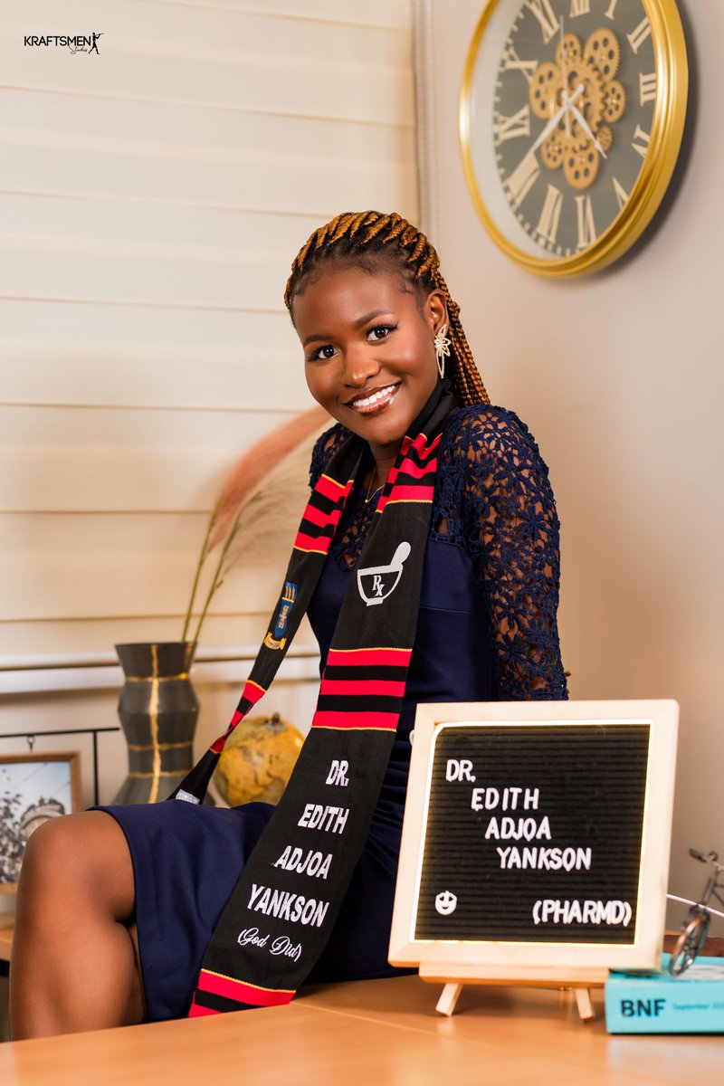 UGPSAlegon's tweet image. Exciting to present the newest Pharmacists in town 🎓💊

From late nights studying hard to proudly owning the RX 🎉🥳🥳😊

RX24, reply with your photos and let's liven up the TL 🥳🔥😍🤩