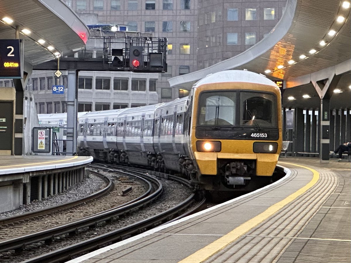 MissCatTrap's tweet image. my brain:
don’t say it
don’t say it
don’t say it
don’t say it
don’t say it

me: #BetterInBlue 

I didn’t expect a Networker to Ramsgate, but Blåhaj is very excited about it!!!