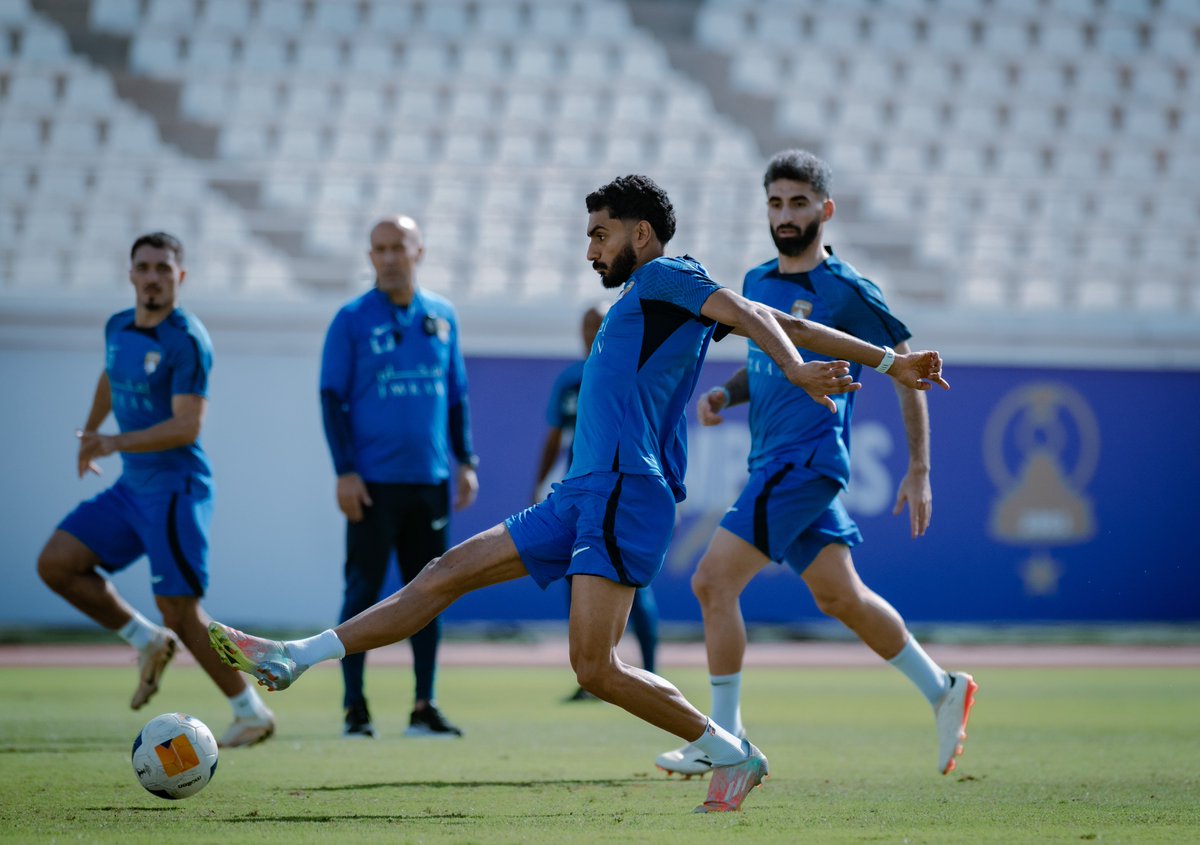alainfcae's tweet photo. التمرين الأخير قبل السفر لمواجهة باختاكور ⚽

#تدريبات_الزعيم | #ALAINTraining https://t.co/F6Iw1eBL7Y