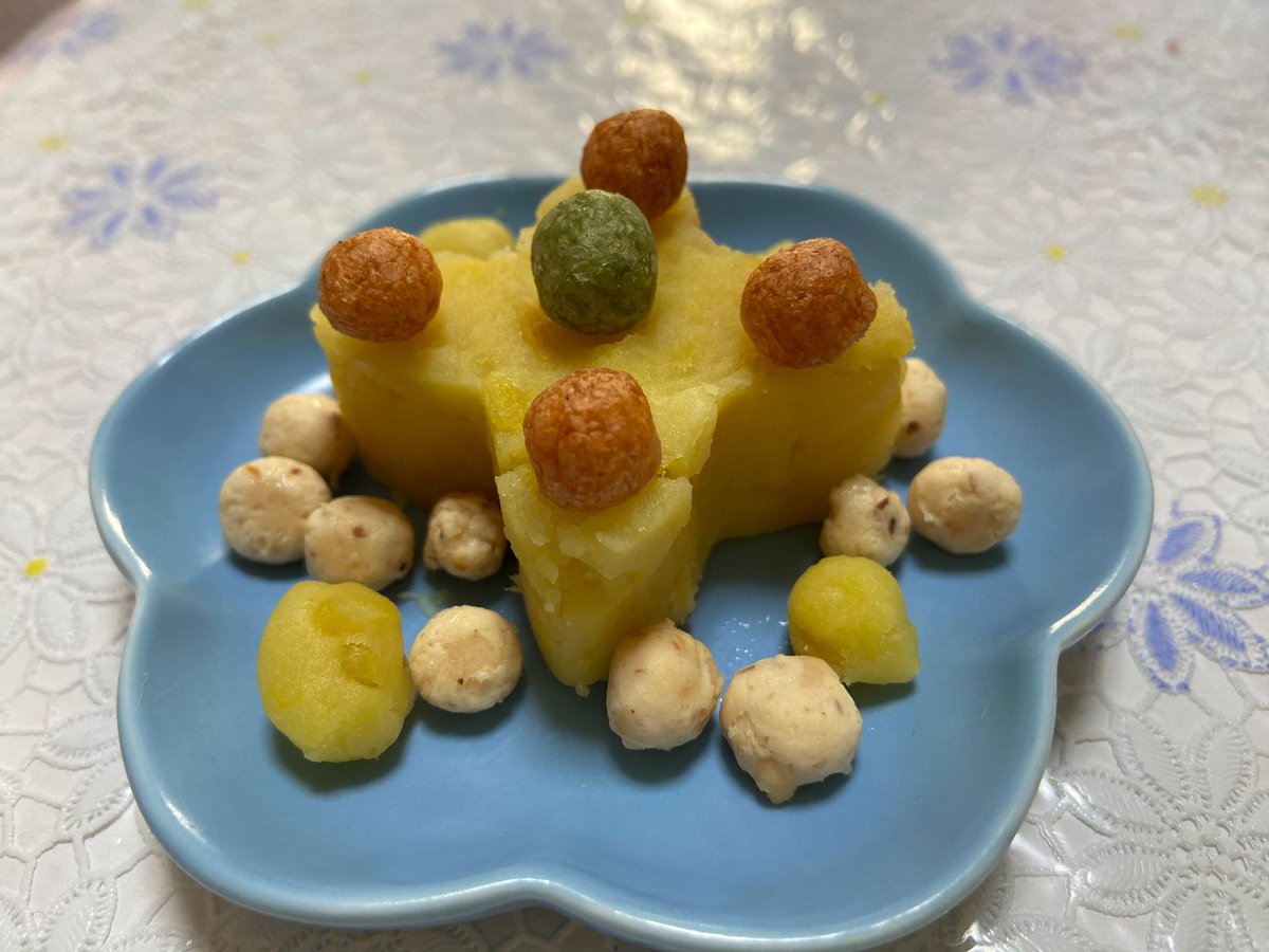sumiresMom's tweet photo. 6歳になりました。お芋ケーキ🍰美味しかった😋 https://t.co/ll4L4zB47B