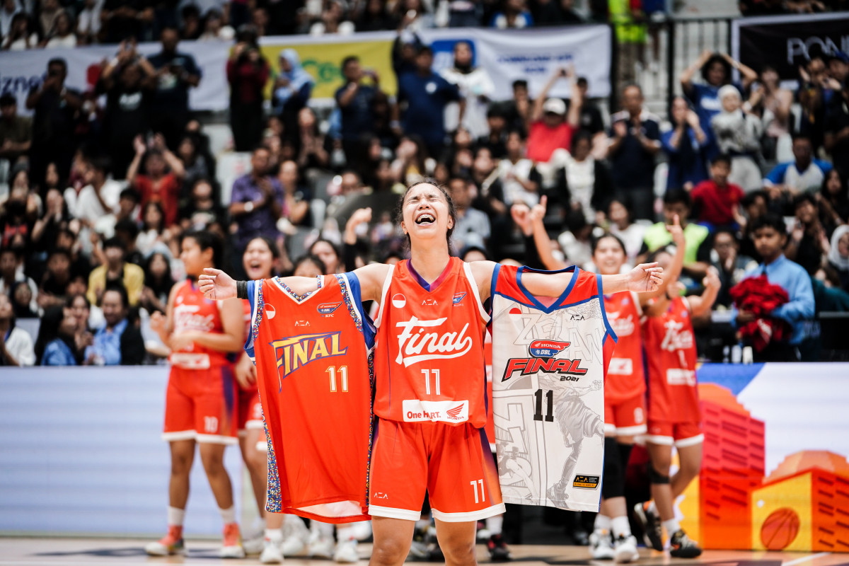 Dlm 3 tahun terakhir, tim Putri SMAN 70 Jakarta meraih hattrick juara DBL Jakarta. Tahun ini, utk kali keempat secara beruntun, SMAN 70 lolos ke final DBL Jakarta.

SMAN 70 Jakarta menjadi satu-satunya SMA negeri yg menjadi finalis DBL Jakarta 2024.

Apa resepnya?