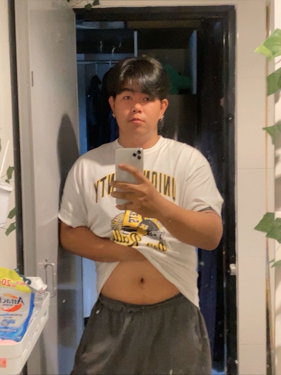 อินธนา tweet media