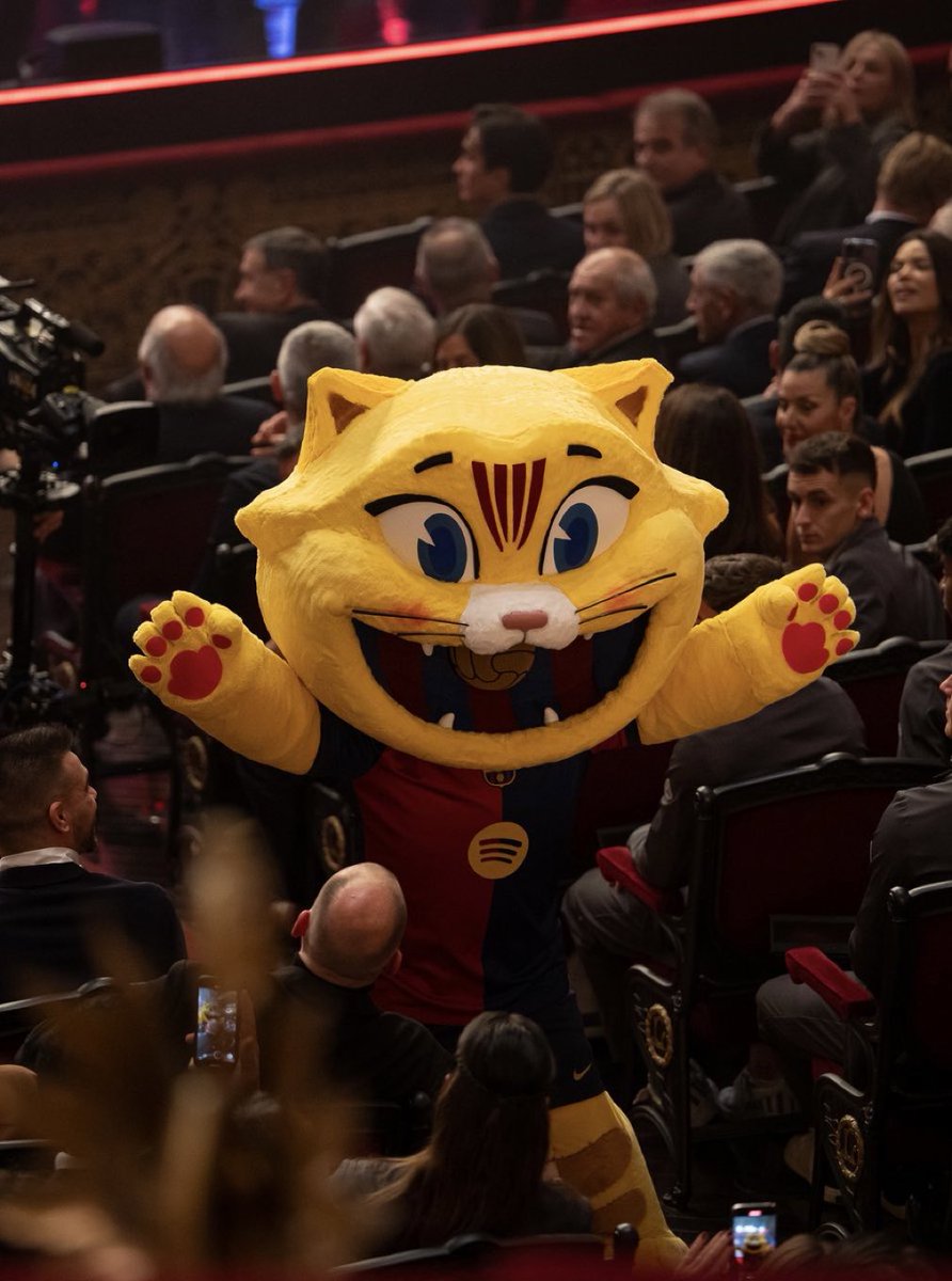 danilolyang's tweet photo. My new favorite mascot #barcelonafc https://t.co/nFjOvdI635
