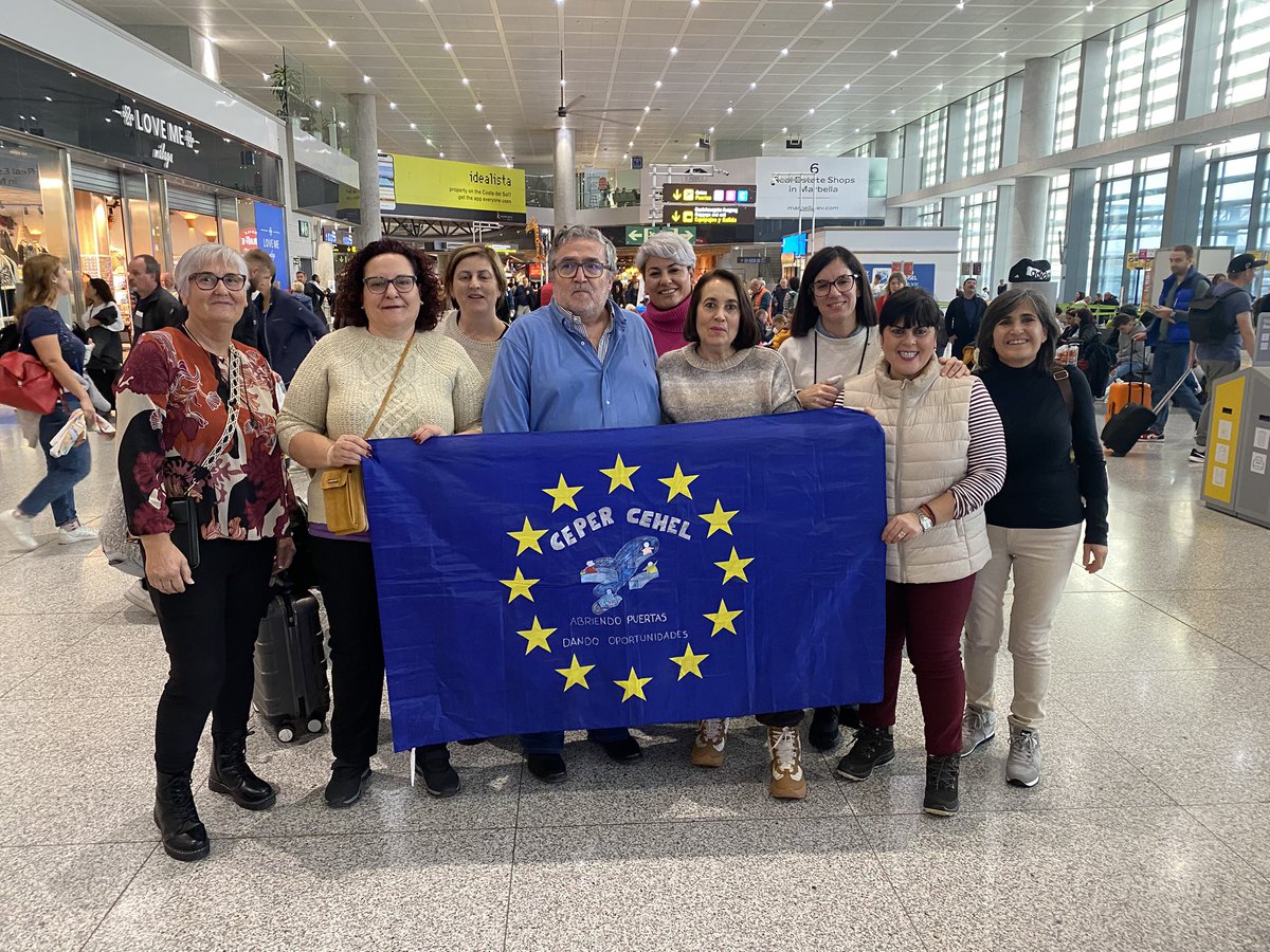 Buenos días mundo! Hoy nuestro centro viaja a Riga con una delegación de alumnas del plan de TCAE a visitar la escuela de enfermería de la Cruz Roja de esta ciudad. Buen viaje Cehelrxs viajerxs. #erasmusplus #sepie_gob #cepercehel #jobshadowing