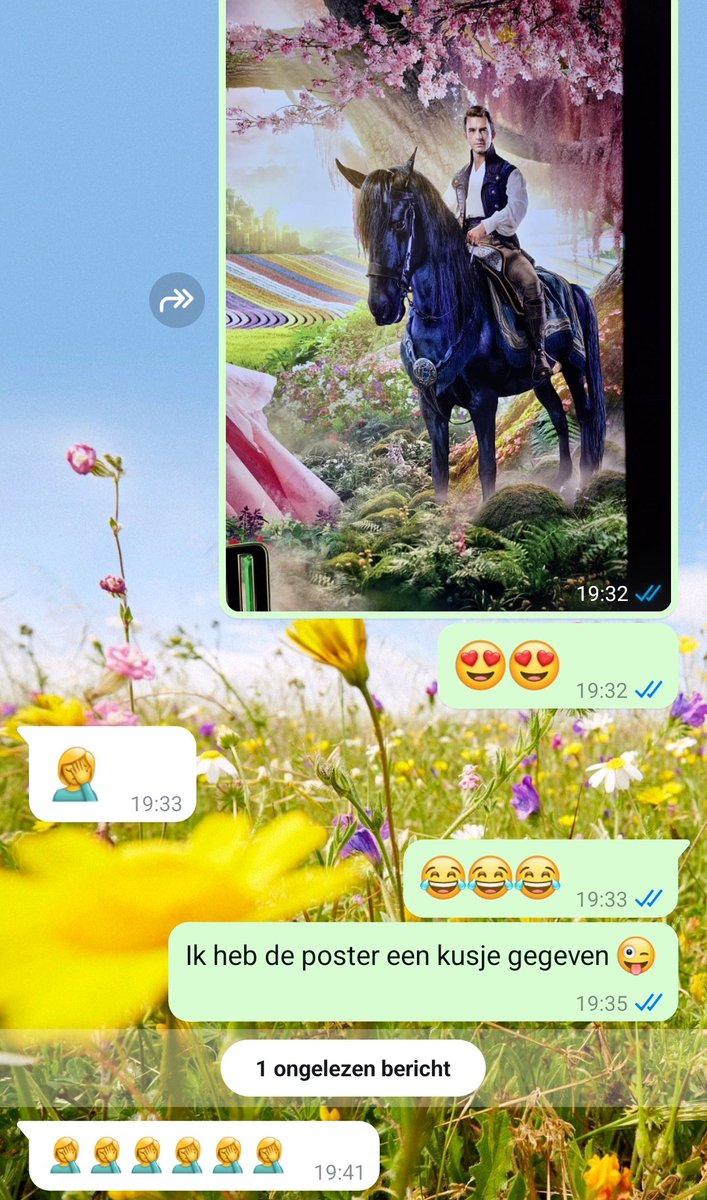 Ninkey84's tweet photo. Oké ik heb al maanden een crush op #jonathanbailey en nu speelt hij in #WickedMovie . Ik zag de filmposter en appte vervolgens met de bijna 11 jarige puber dochter 😆 #puber #tiener https://t.co/IUo16HPoDA