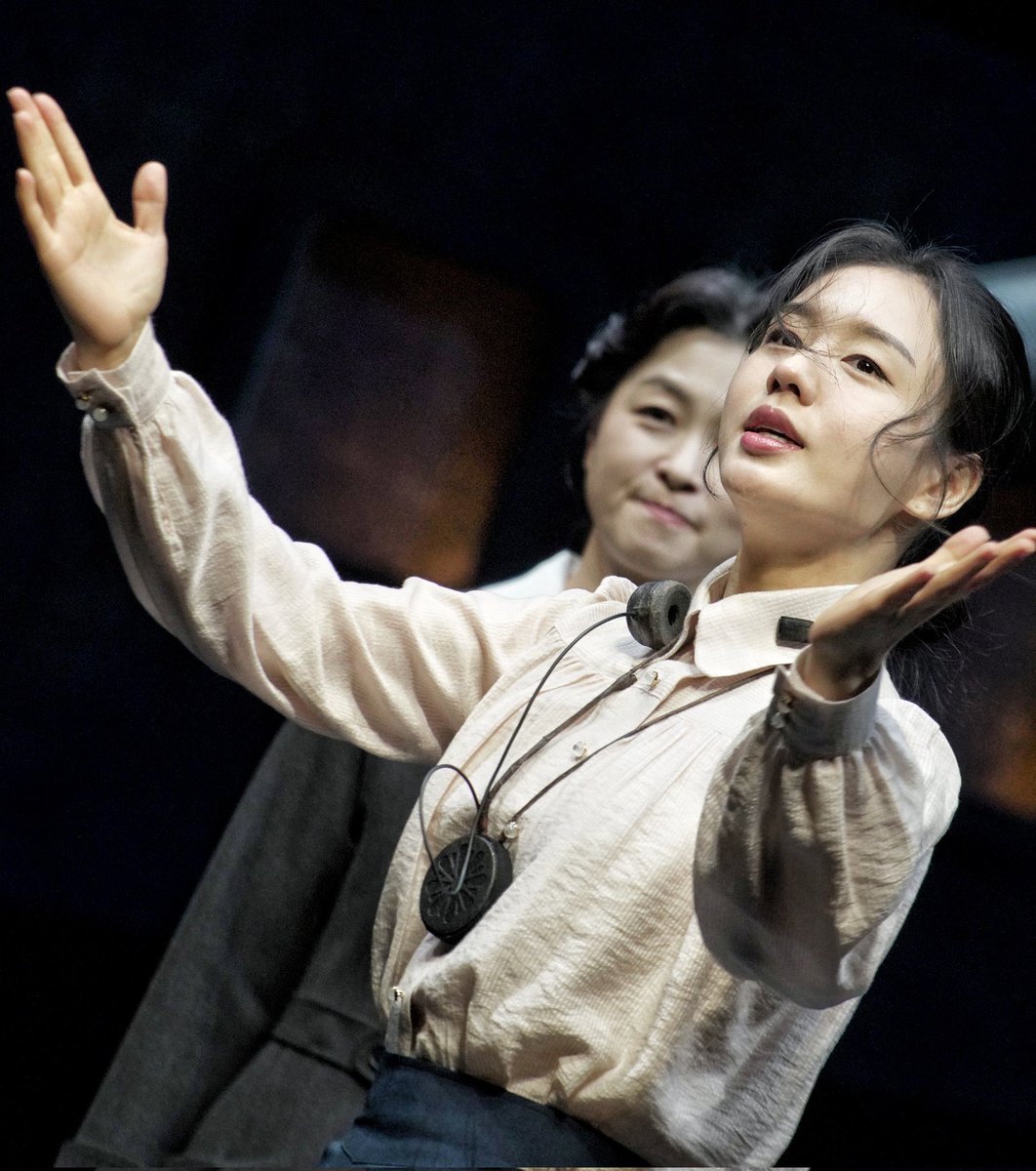 커튼콜 사진 너무 좋다 •••