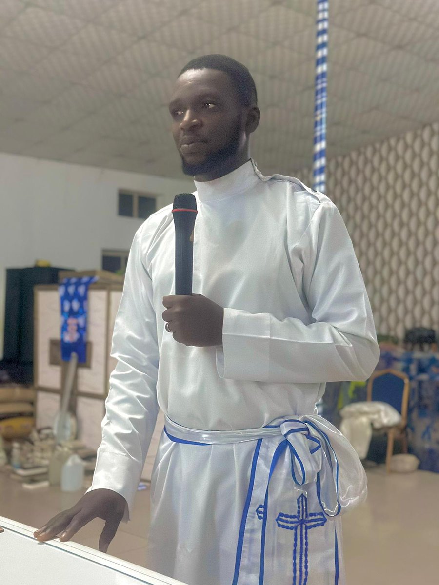 Adedayo74250314's tweet image. Thank you Jesus for the grace to see a new month.
Lord, there is one thing i earn for after good health, happy family and the grace to be happy and that is to have my first ever million in this month of December. Lord bless my hands in this new month. Bless me