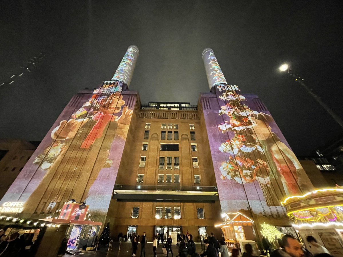 It is a cracking Christmas ⁦<a href="/BatterseaPwrStn/">Battersea Power Station</a>⁩ with Wallace &amp; Gromit this year🎄🎄🐾