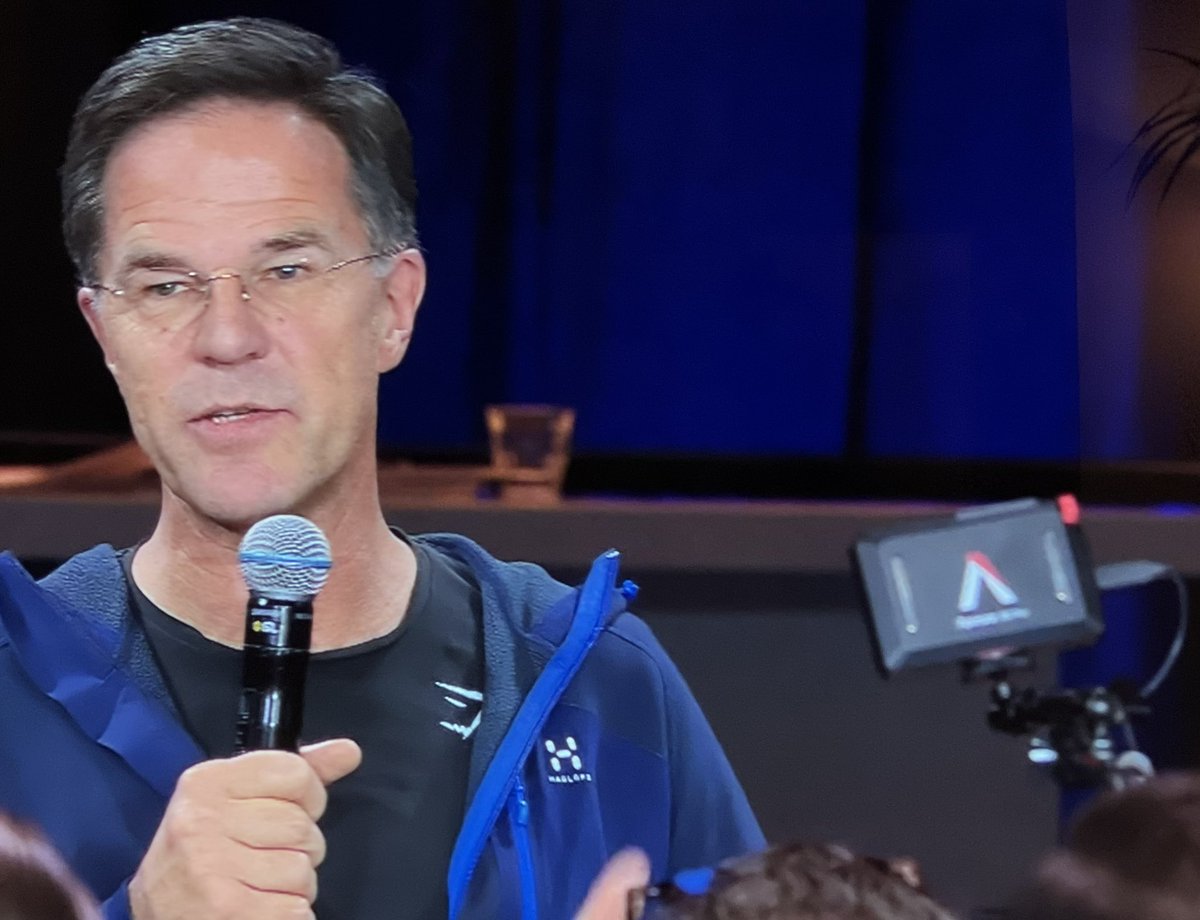 hulswood's tweet photo. Als Mark "massa-immigratie" Rutte je een "zwakke minister" noemt, dan ben je in werkelijkheid dus verdomd goed bezig!
@MinisterAenM https://t.co/vocZGXaBDy