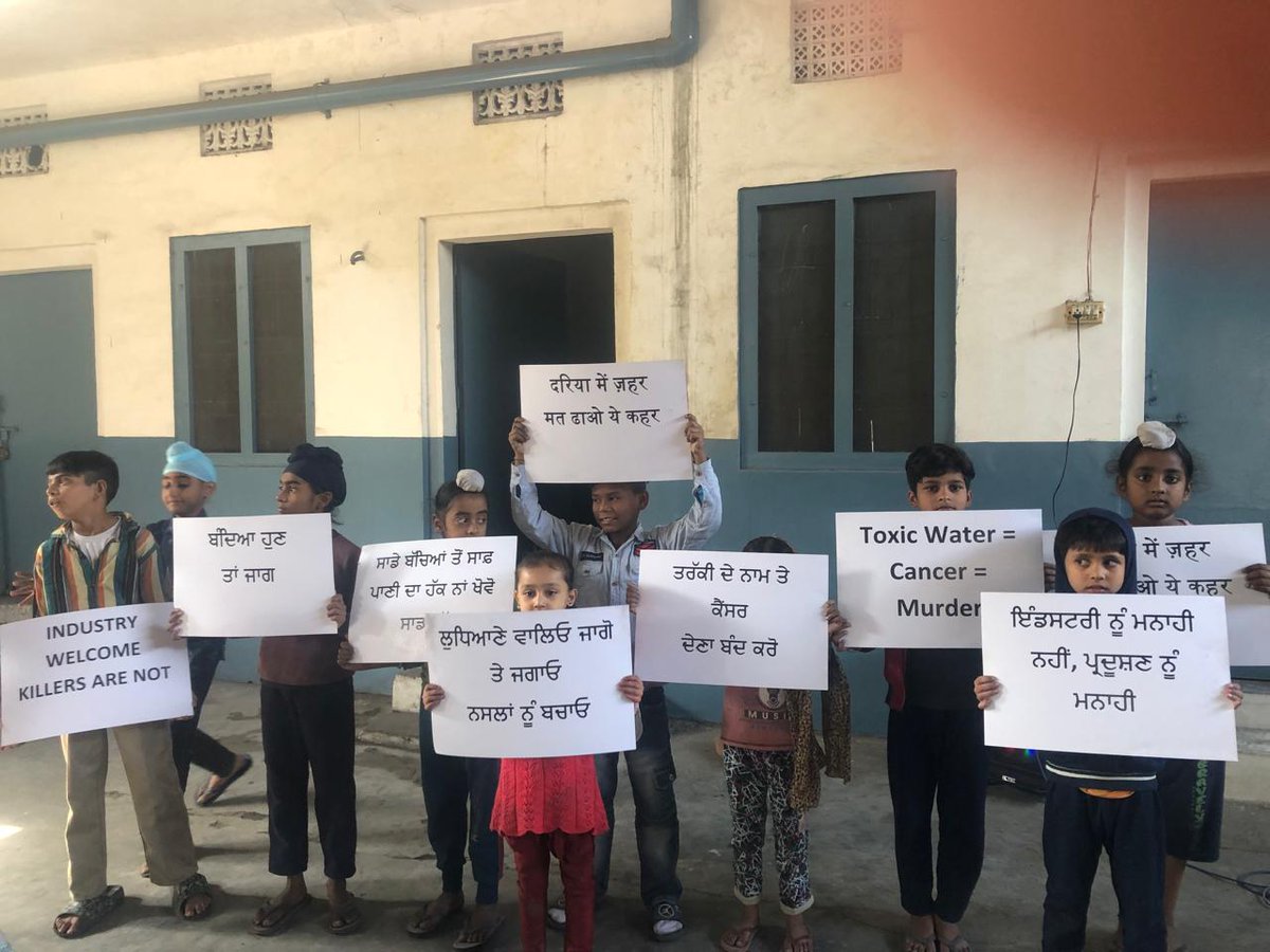 samitakaur74's tweet photo. Listen to the victims of Budha Dariya. Their stories are Heart-wrenching  Their motive is RIGHT TO LIFE #right_to_life.
Women of Ludhiana stand for Ludhiana ,  stand for Punjab.  #KalePaniDaMorcha https://t.co/ac75IIOfSa