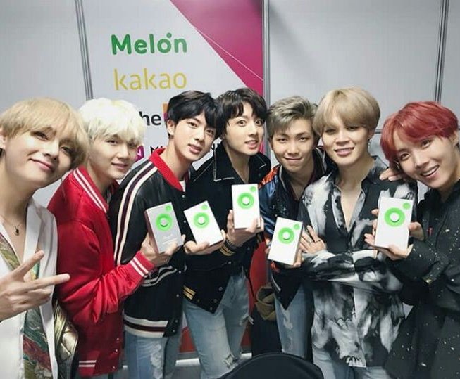 Ceci_Kookmin_YT's tweet photo. No importa cuántas veces tengamos que levantar la voz, siempre lo haremos para hacer respetar a BTS y cada uno de sus integrantes, BTS son y siempre serán 7 💜

BTS HAS 7 MEMBERS, 
WE WILL NOT TOLERATE EXCLUSION!
RESPECT YOONGI 
BTS IS 7
#MelONRespectSUGA
#BTSisSeven
#SUGA https://t.co/wygqwropbD
