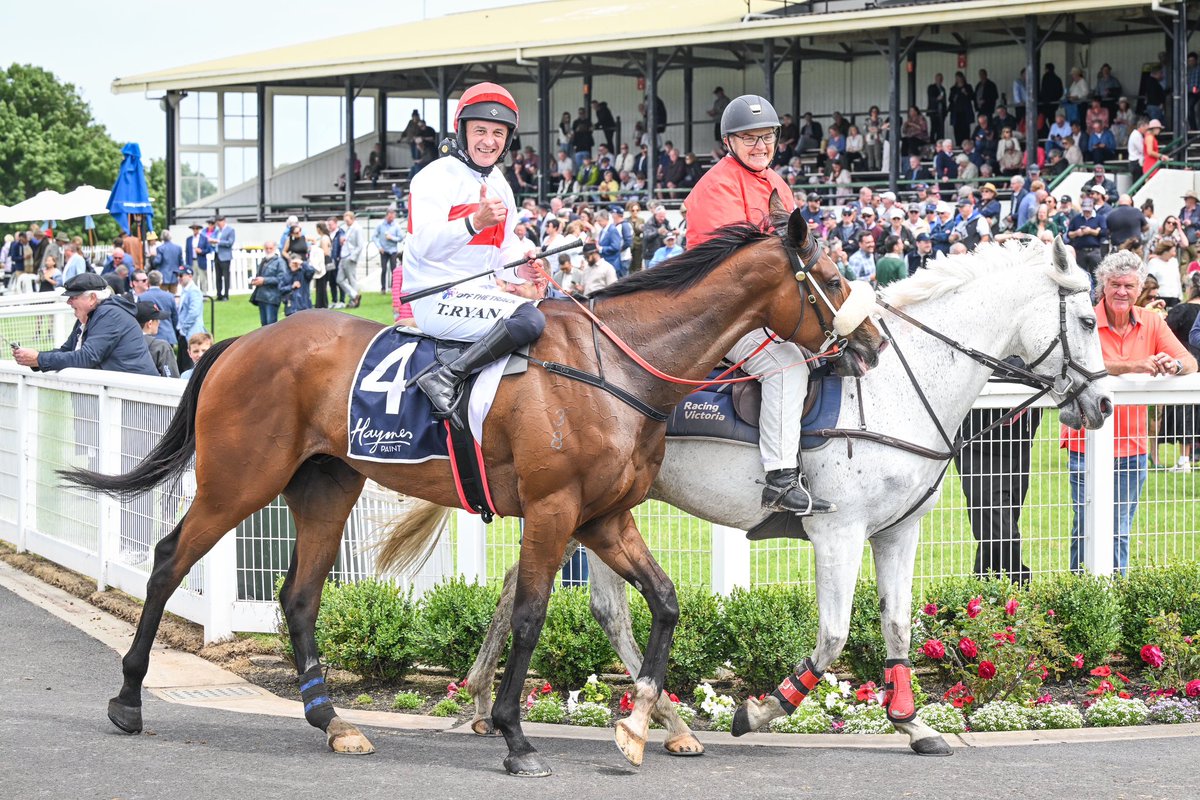 Country Racing tweet media