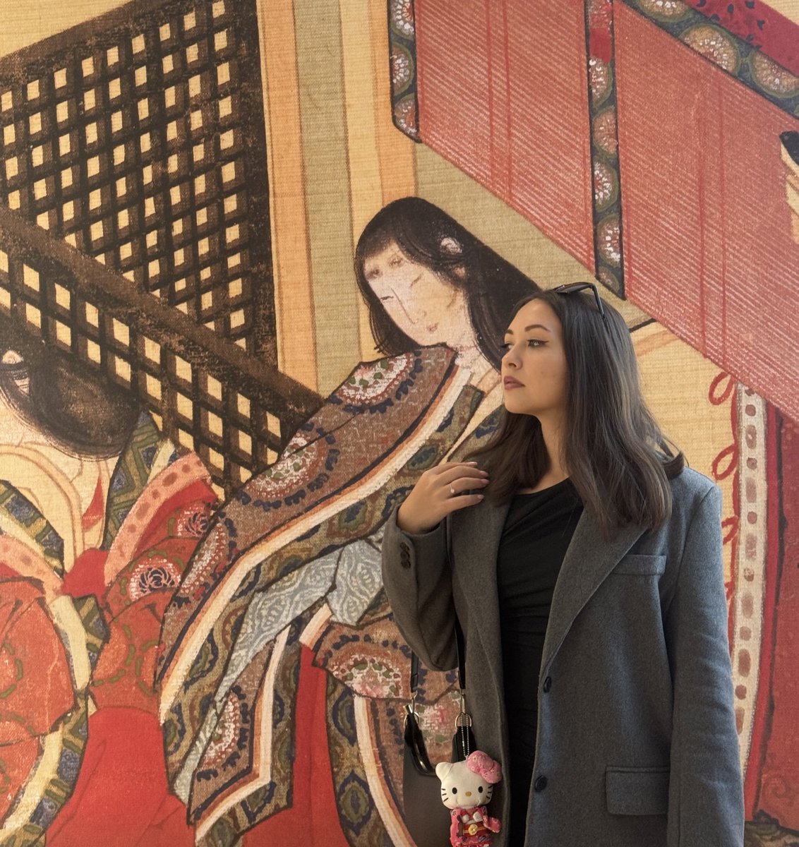 good morning. 

I went to the Hokusai exhibition in Tokyo and to be honest I didn't like the exhibition itself, the light was very dim in the room, and the works were all very small. We were constantly squinting to see at least something