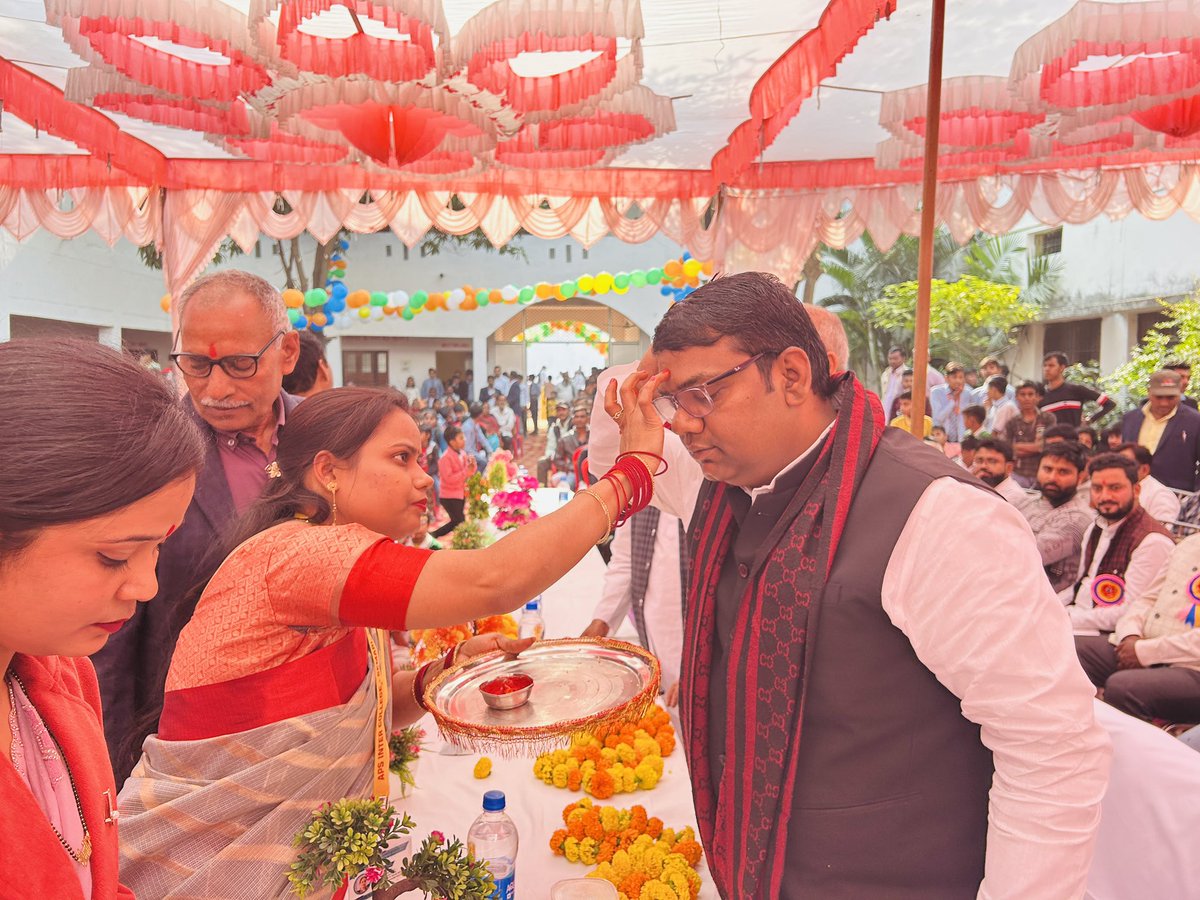 arunvermasp's tweet photo. आज अपनी विधानसभा क्षेत्र सदर जयसिंहपुर के अवध पब्लिक स्कूल सेमरी बाज़ार के वार्षिक उत्सव कार्यक्रम में शामिल हुआ!! https://t.co/LidmKN2G7k