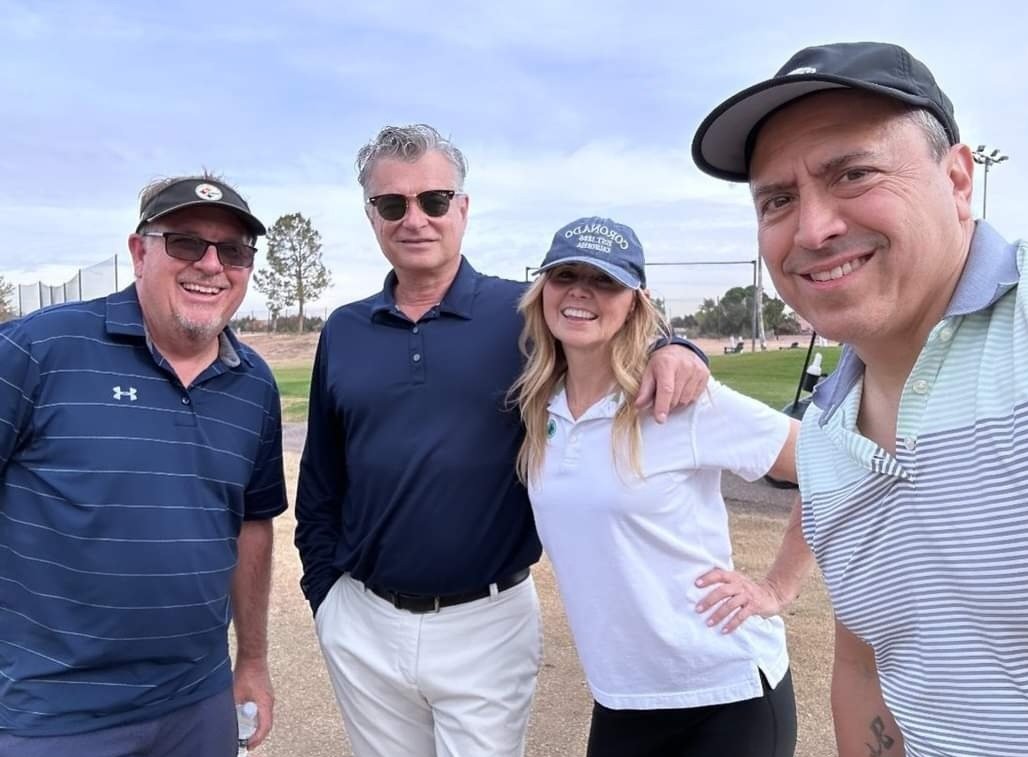 TucsonsRealtor's tweet image. Met new friends on the golf course today! #golf #HappyHolidays #RealEstate #coaching