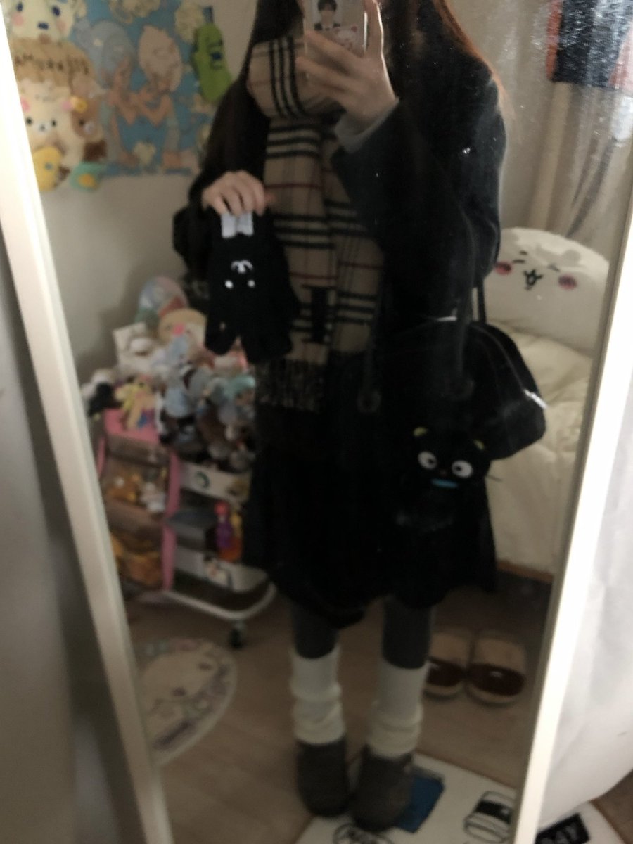 ∧,,∧
(* ＞з＜) 놀러가요 - !
ノ∪ ノ∪　　
∪∪'