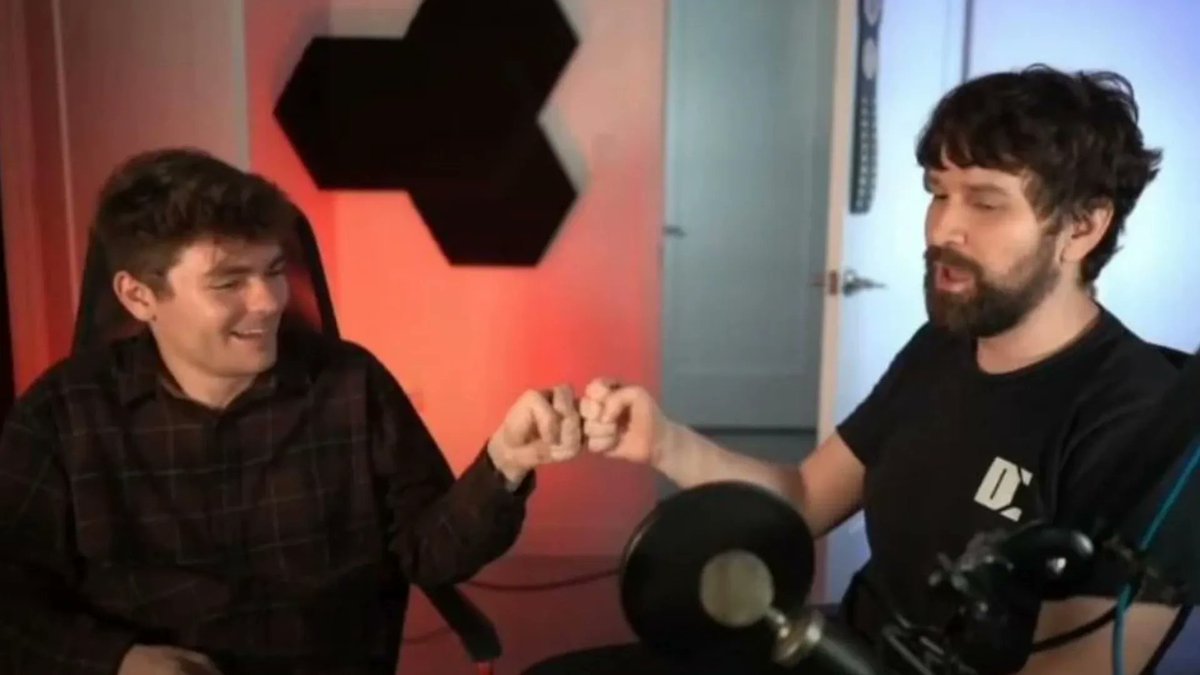 PerryALPHA's tweet image. Nothing wrong with two bros fisting each other
