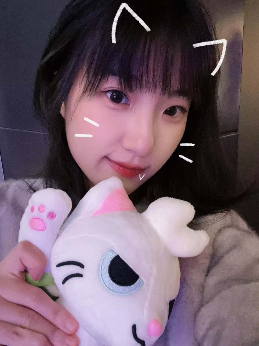 《一个让巨鲸也心动的猫猫币》

就算 Cz 等上位者再怎么 fud memecoins，也无法阻挡 memecoins 已经悄然改变圈内用户交易喜好和行为习惯，甚至像盘主 <a href="/thecryptoskanda/">加密韋馱｜Skanda 🔶</a> 说的还重塑了圈外人入场姿势 —— 不用被助记词吓倒，无需补课公链背景，tg bot 自动生成钱包，再来串