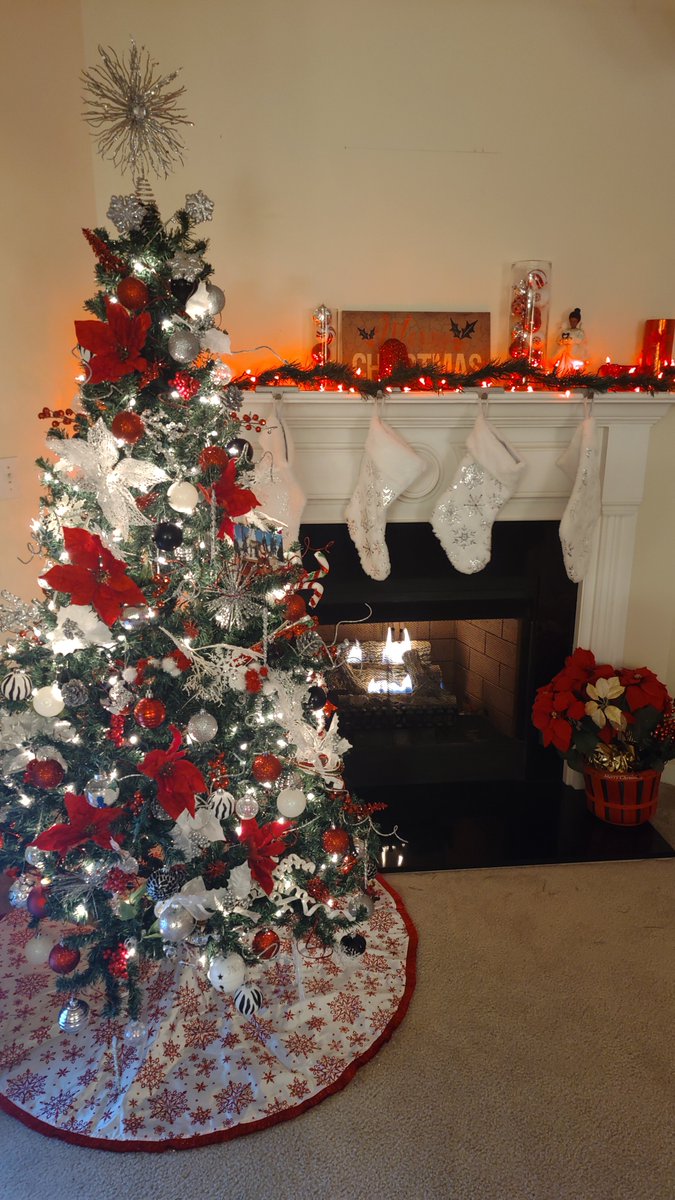 My favorite part of the year 🎄💯🙏🏽 #MerryChristmas #RealtorMom #blessed