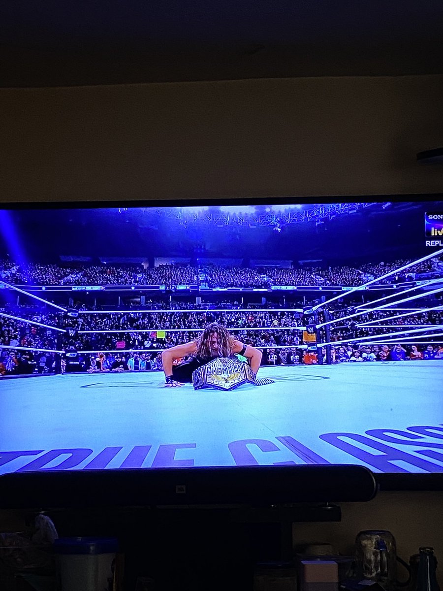 AshmitDyes's tweet photo. :)))) 
YESSSS

#ShinsukeNakamura #SurvivorSeries https://t.co/kCZMh6XuWt