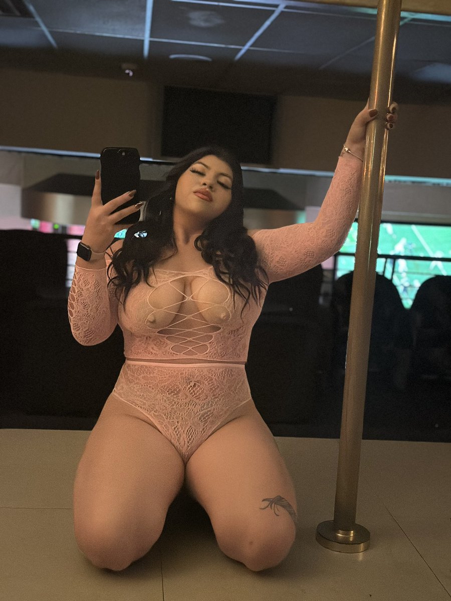 Urfavorite_bm's tweet photo. Pretty Pink 🌸 #latina #petite #bluepage #instagram https://t.co/CHTzYELYkg