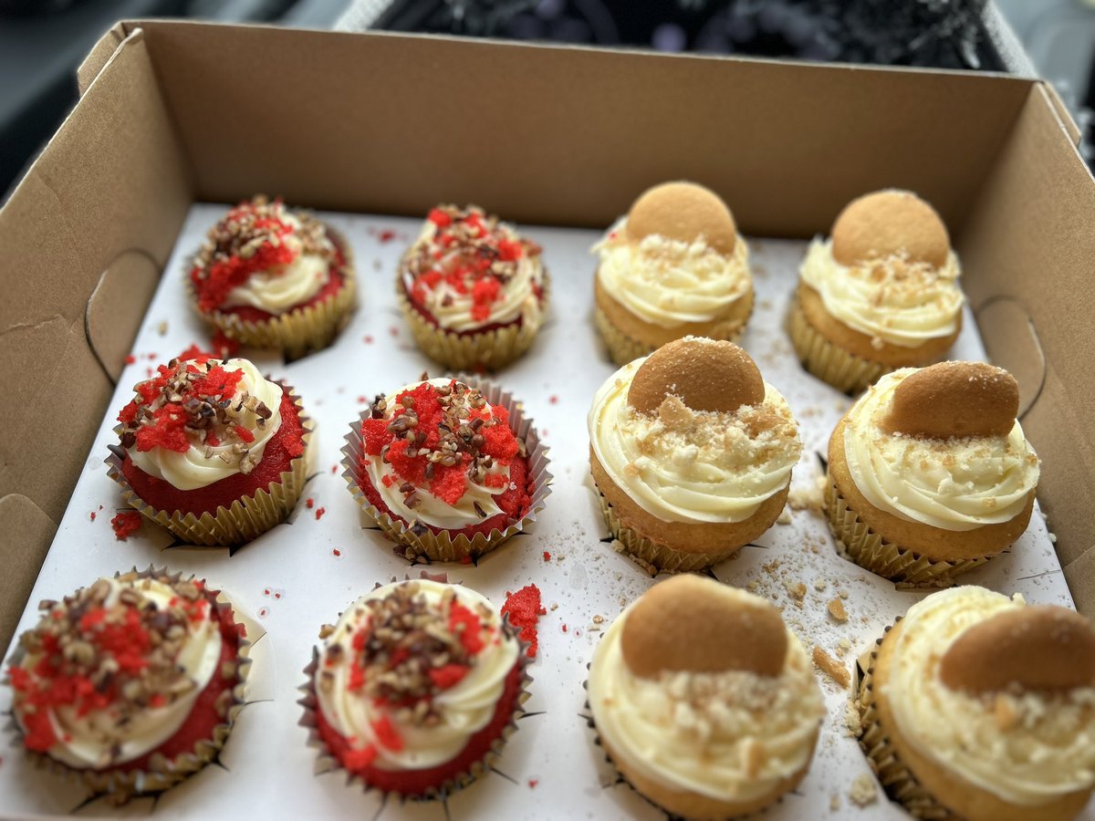 MillzNOMeek's tweet image. Bakers Man 😋 #comegetyousome #MyrtleBeach #SouthCarolina #Baker #SweetTreats #Yummy #BananaPudding #RedVelvet #CupCakes